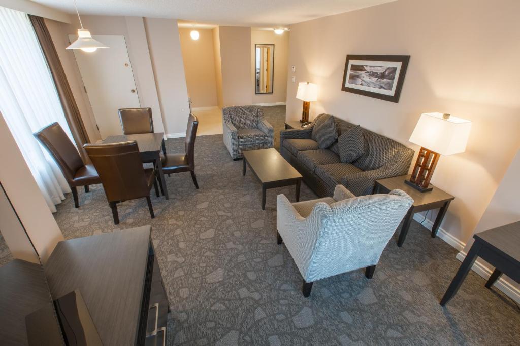 Embassy Inn Victoria Photo 29