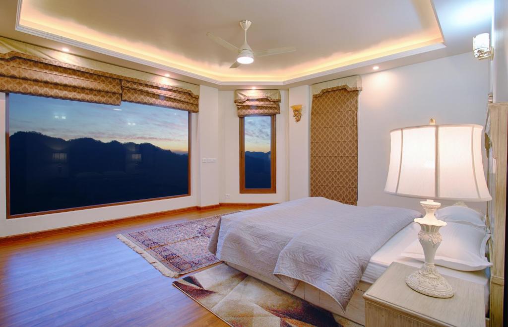 The Manor Luxury Service Apartments photo
