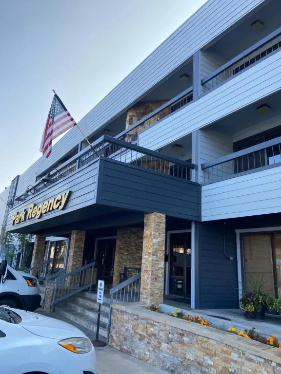 摄政公园酒店，位于帕克城的酒店