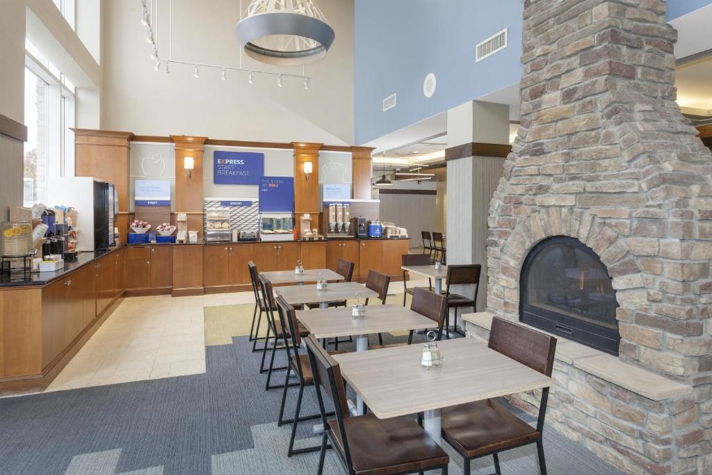 Holiday Inn Express & Suites Riverhead - Long Island by IHG お料理のイメージ
