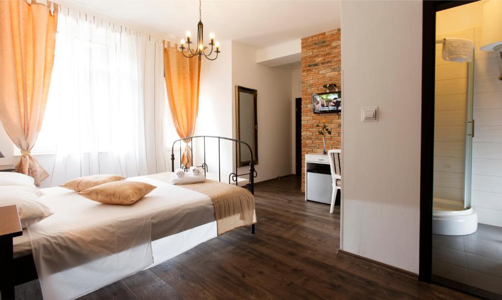 Prior Suites Split photo