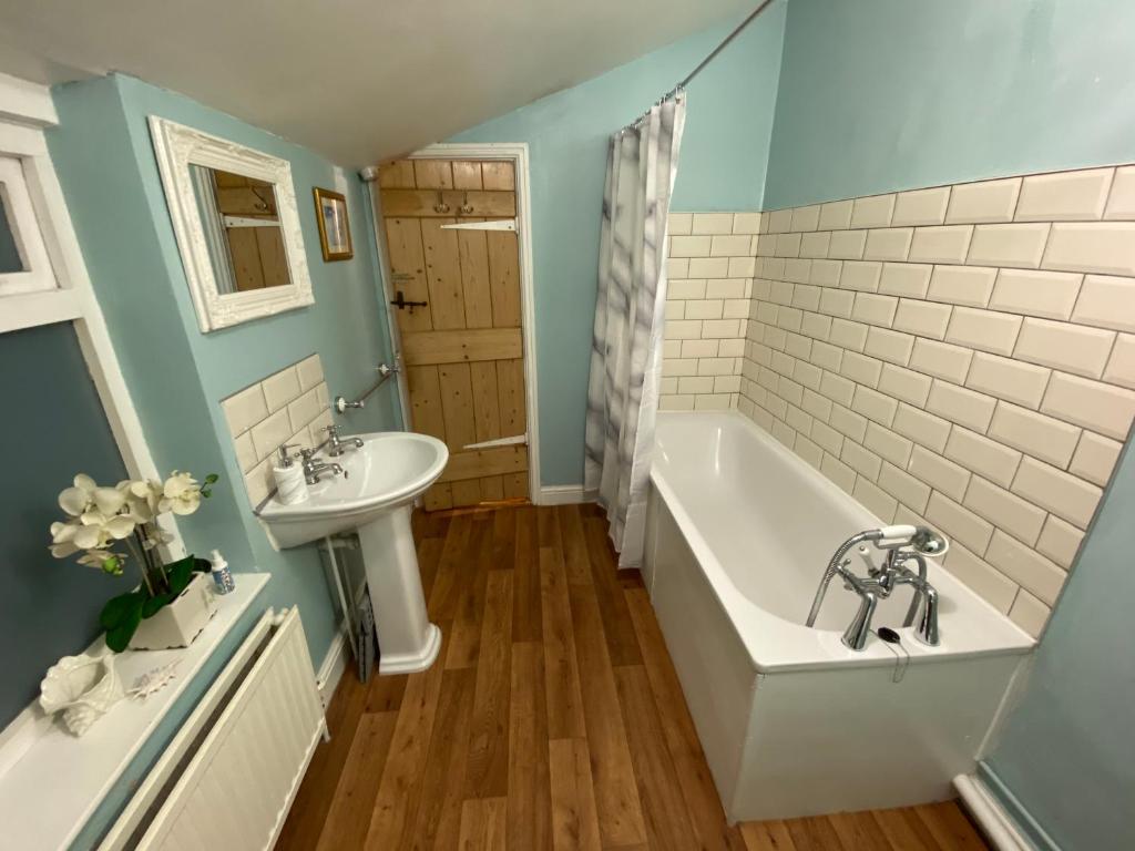 Prince Cottage photo