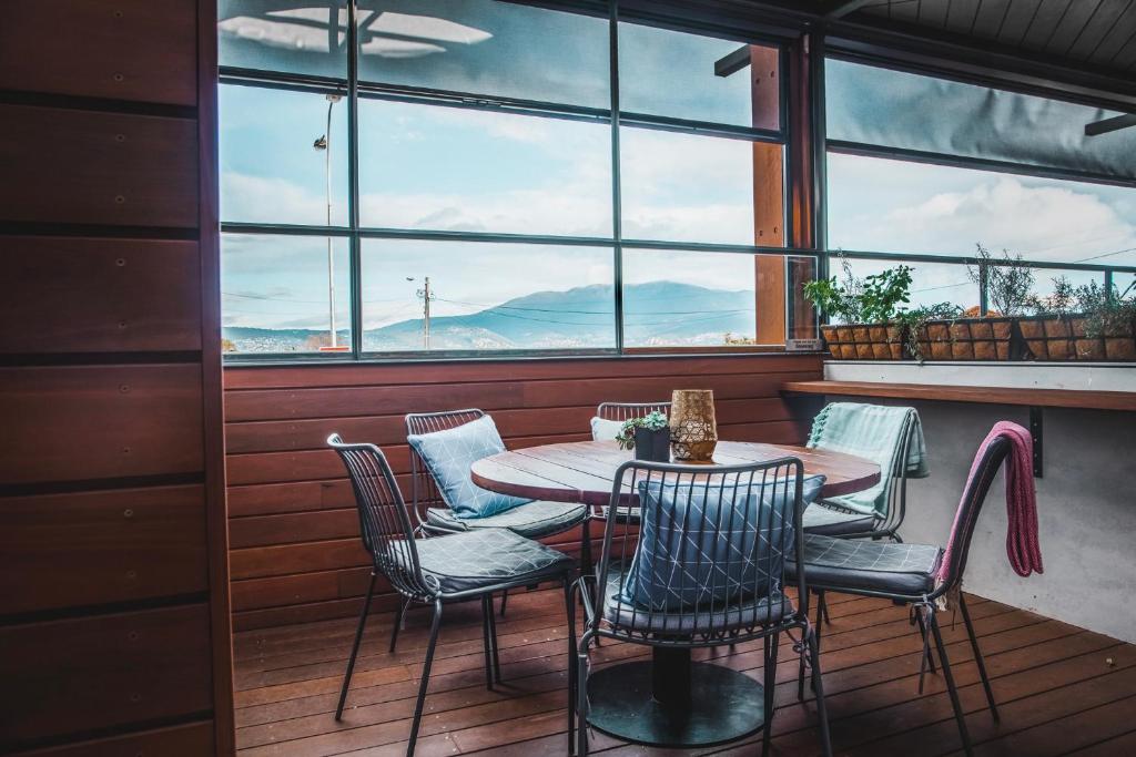 Shoreline Hotel photo