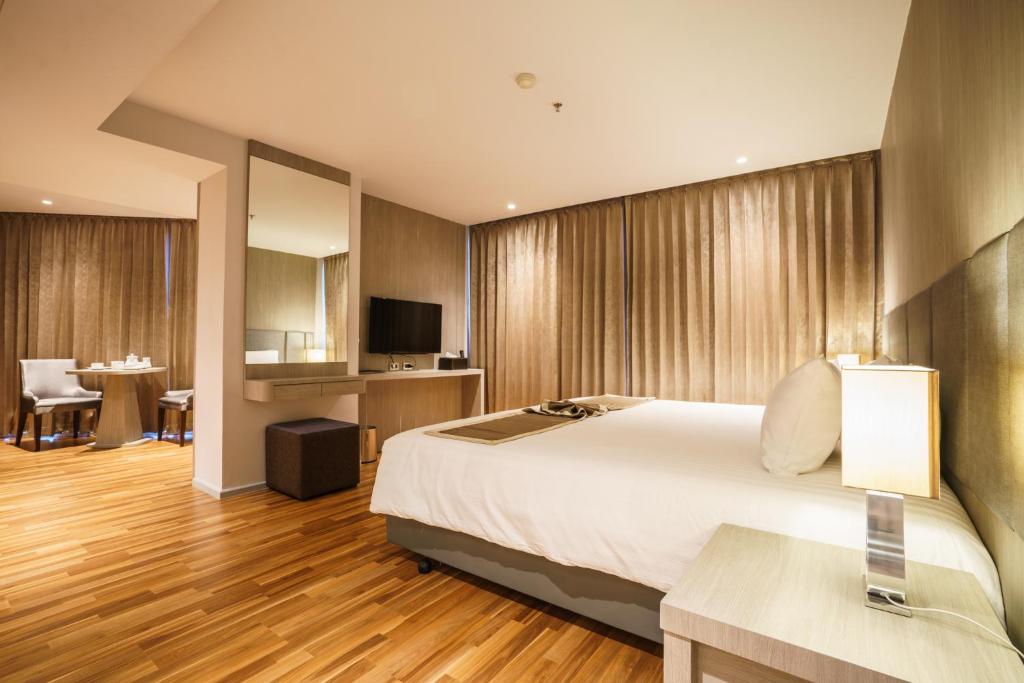 New Season Square Hotel, Hat Yai