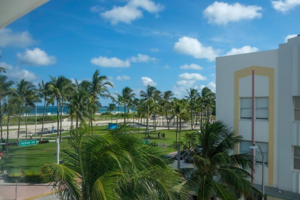 Avalon Hotel
