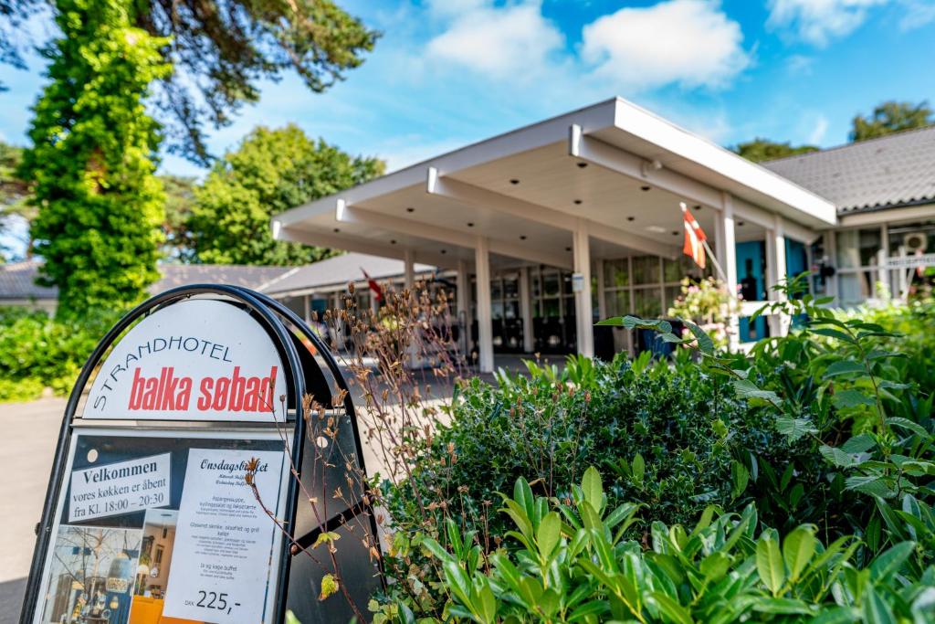 Exterior view, Strandhotel Balka Søbad in Snogebaek