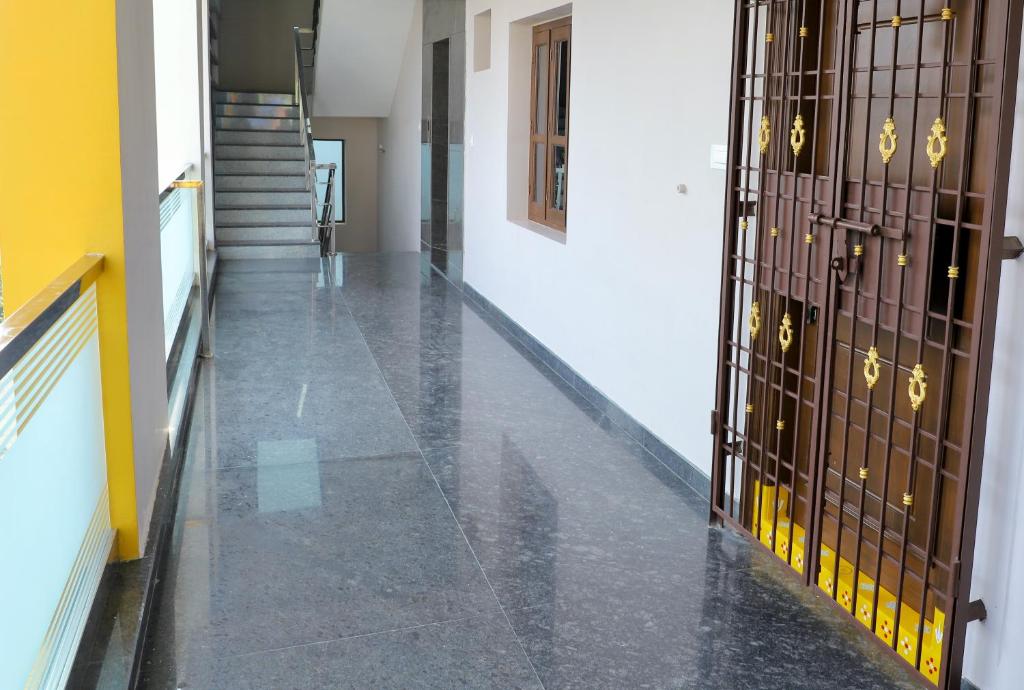 TrueLife Homestays - Near Railway Station on the way to Tirumala Temple - Fully Furnished Luxurious  photo