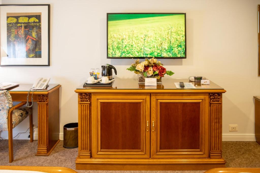 ห้องส่วนกลางสำหรับนั่งเล่น/ดูทีวี