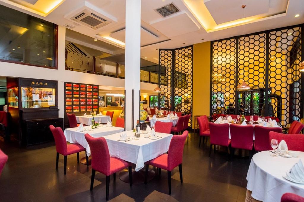 Restaurant, Almond Hotel Sothearos in Phnom Penh