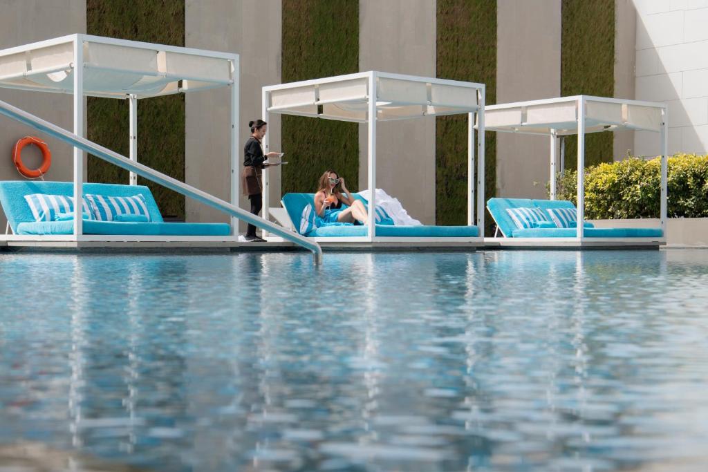 Swimming pool