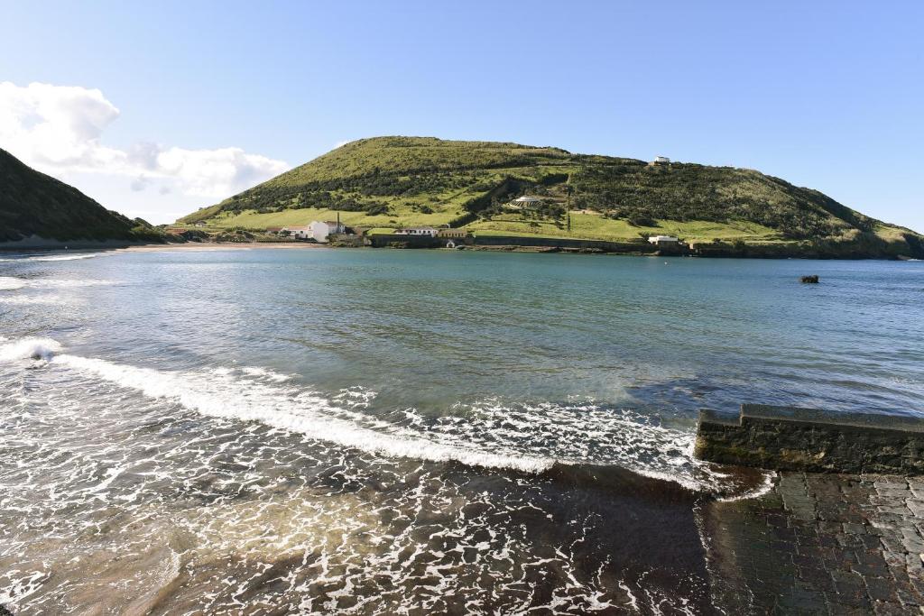 Porto Pim Bay photo