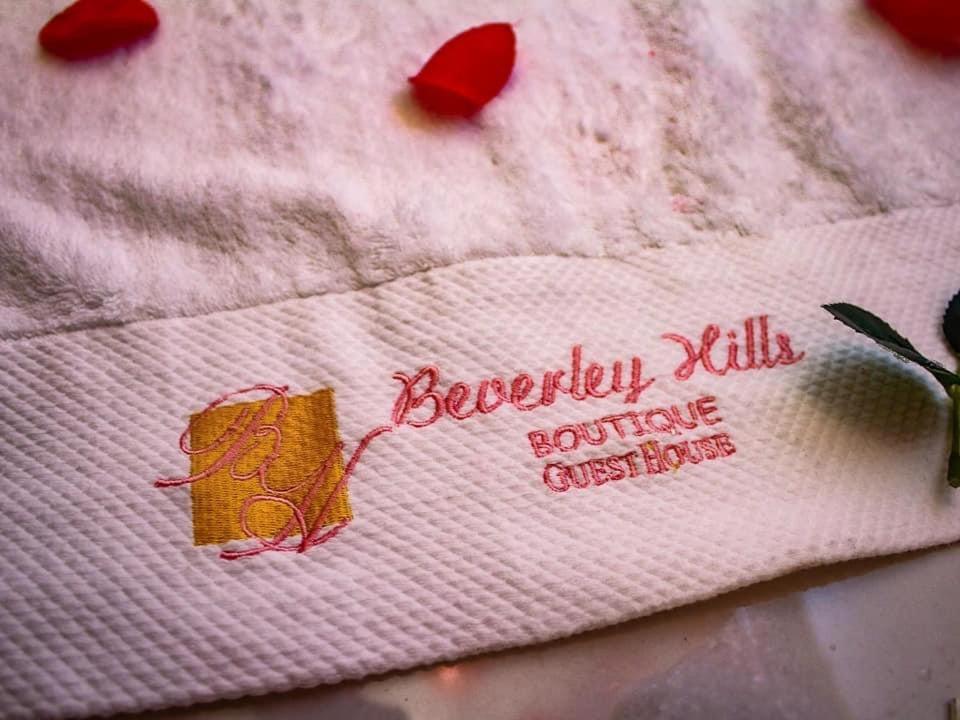 Beverley Hills guesthouse photo