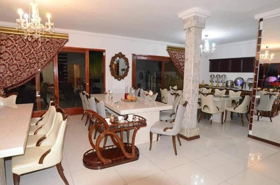 Beverley Hills guesthouse photo