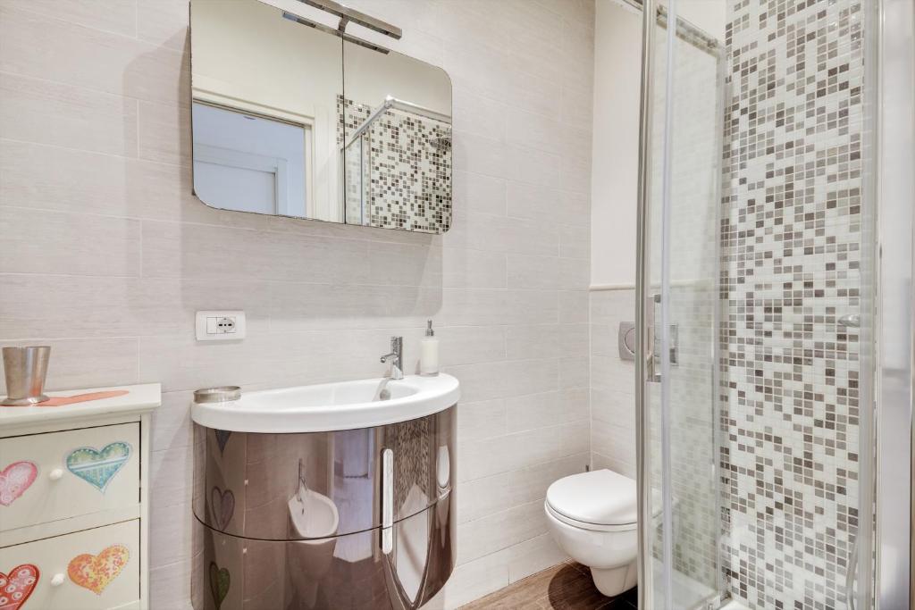 Coverciano Modern Apartment with Patio! photo