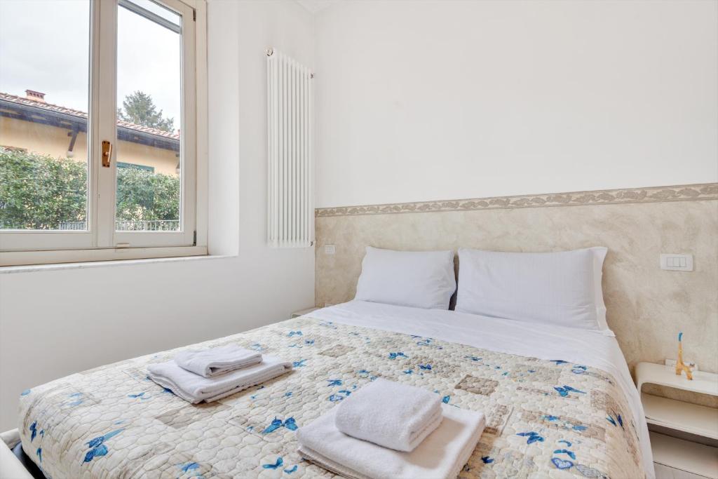 Coverciano Modern Apartment with Patio! photo