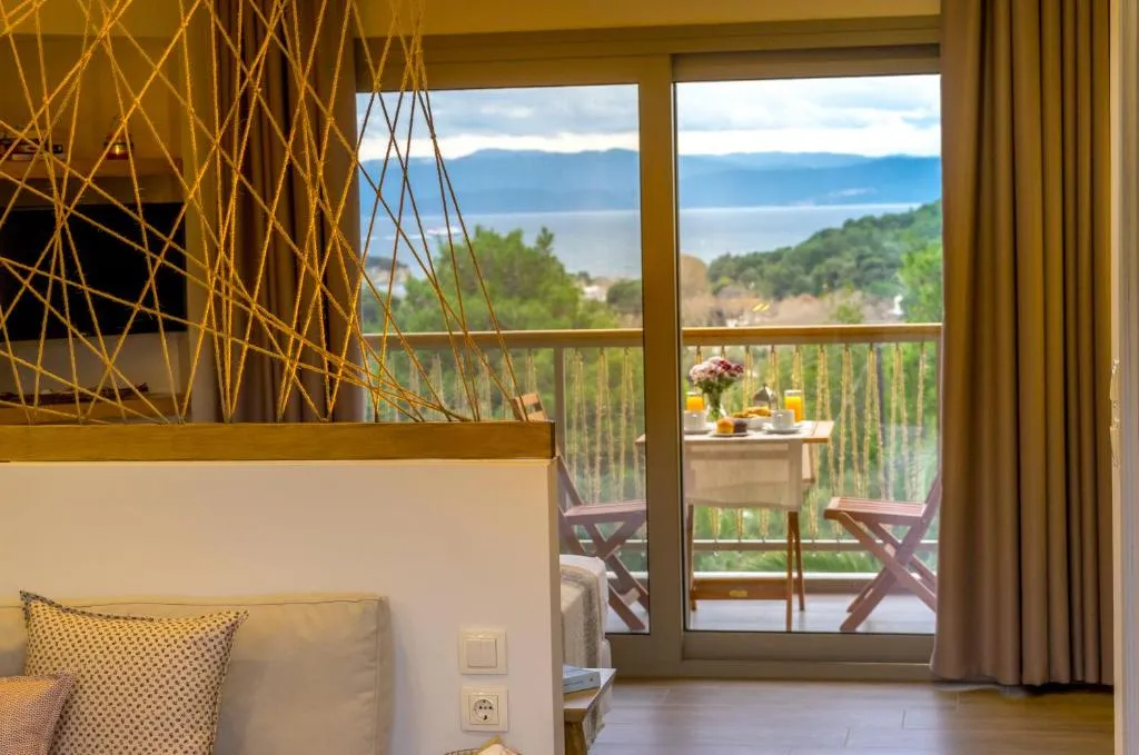 Forest Resort Suites Skiathos, hotell sihtkohas Troulos