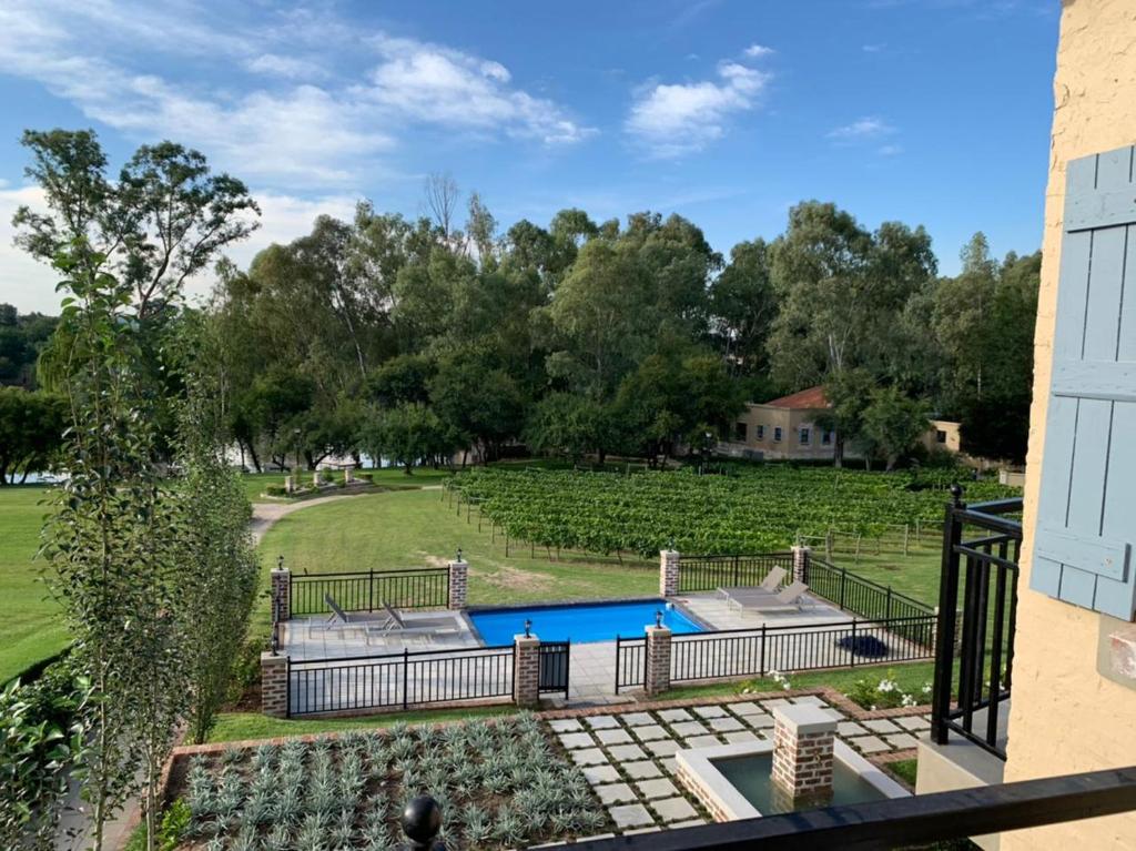 Pont de Val - La Riviere Apartments — Hotel in Parys