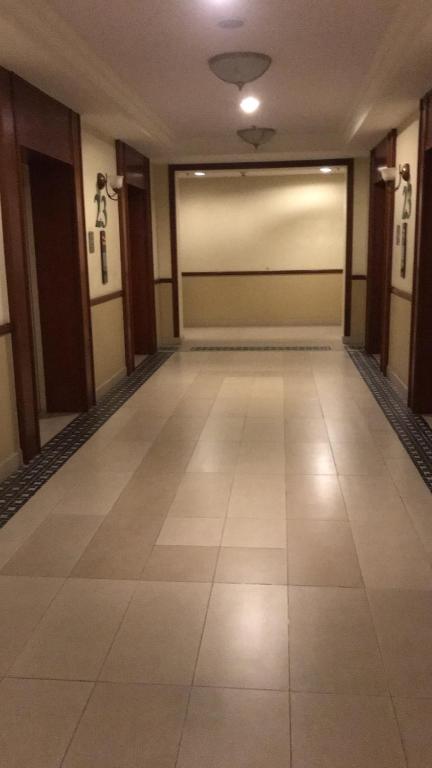Chung cu the manor 2 phong 38m2 view lau cao nhin ra thanh pho photo