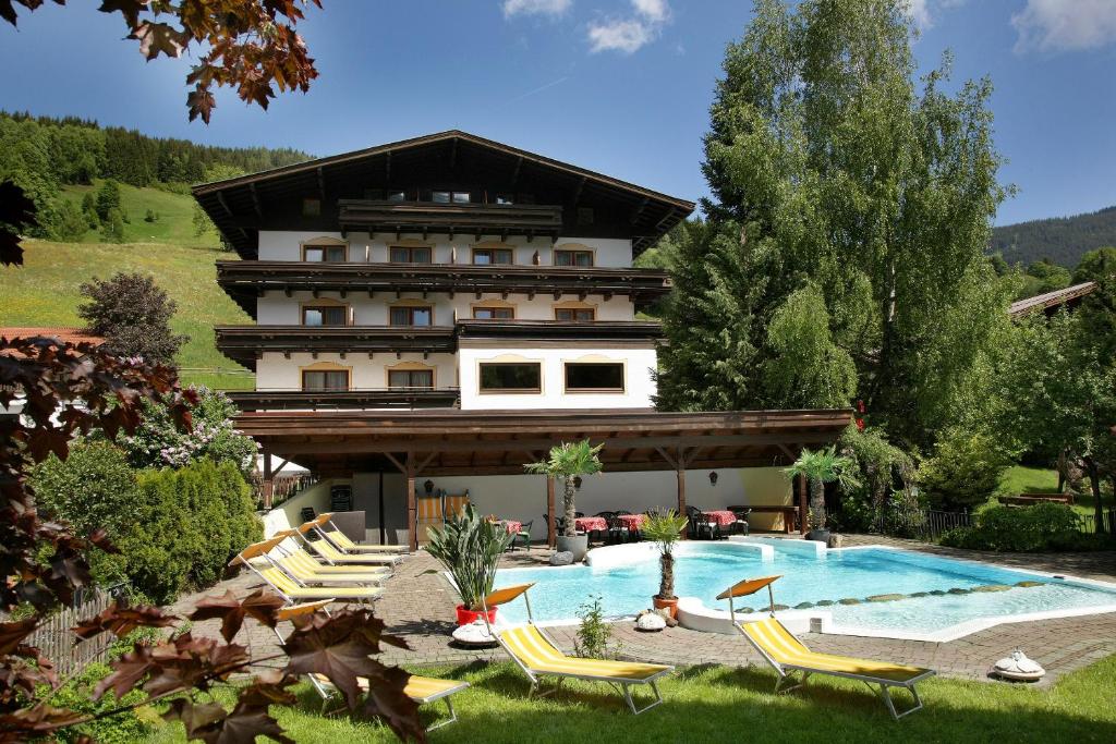 Exterior view, Altachhof Hotel und Ferienanlage - Jokercard im Sommer inklusive in Saalbach