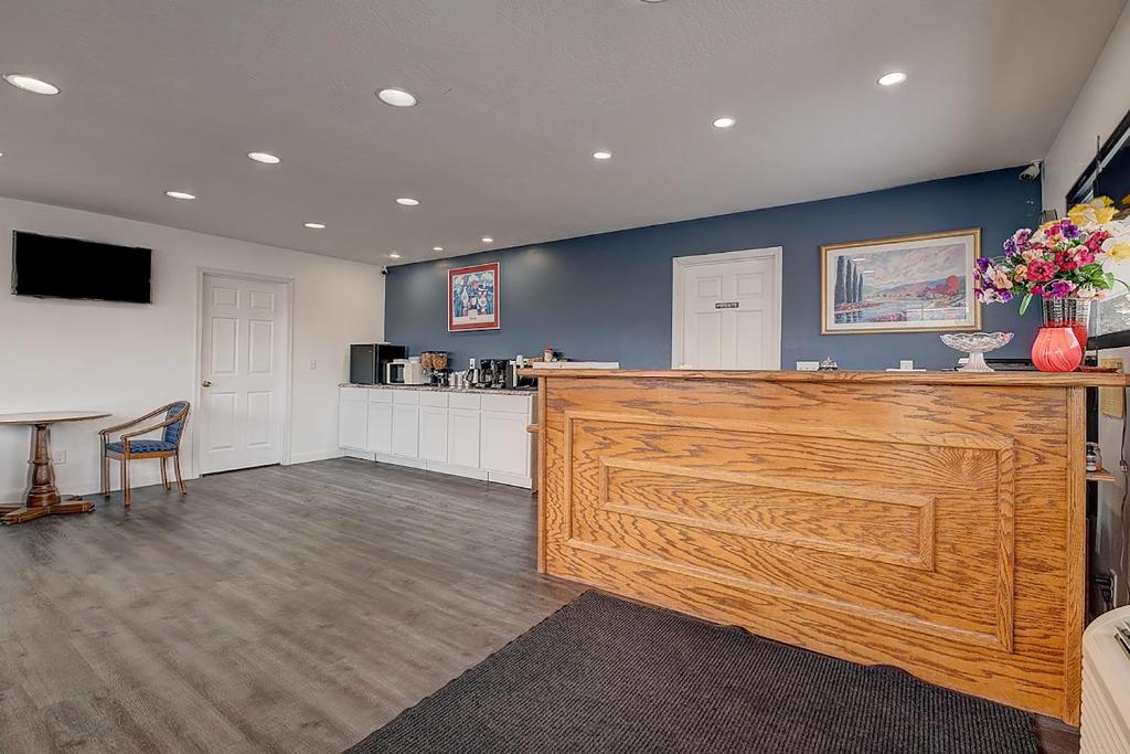 Travelodge by Wyndham Spirit Lake/Okoboji photo