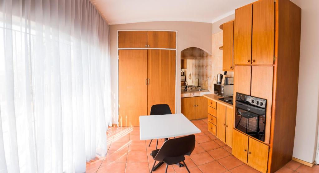 Cosy Menlyn Maine Appartment @ 201 J photo