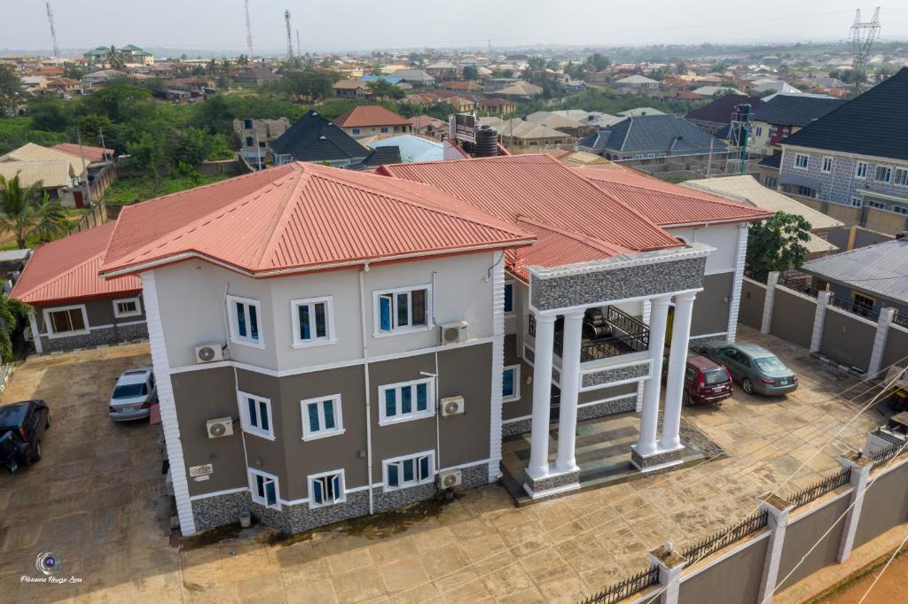 OLTUN LOUNGE — Hotel in Ibadan