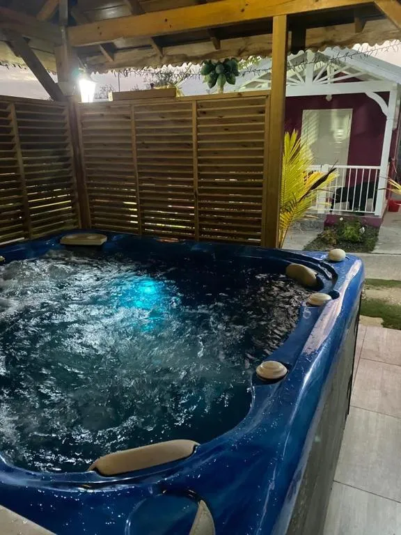 PARADIS DES SABLES, hotel in Les Galets
