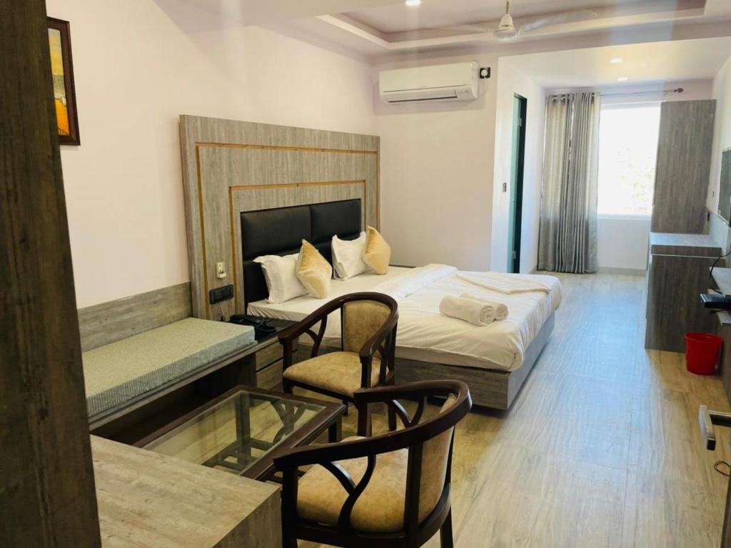 Hotel Shree Dwarika palace in Shahdol, India 10 reviews, price from 6 of Hotels