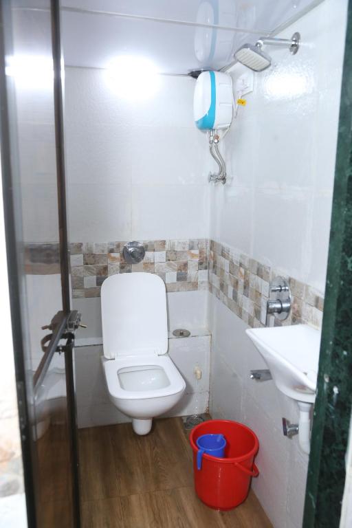 Super SleepWell Male-Female Hostel photo