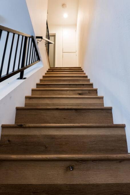 Stylish 2 bed 1 and half Bath Apartment near Sofi Stadium, LAX, Forum photo