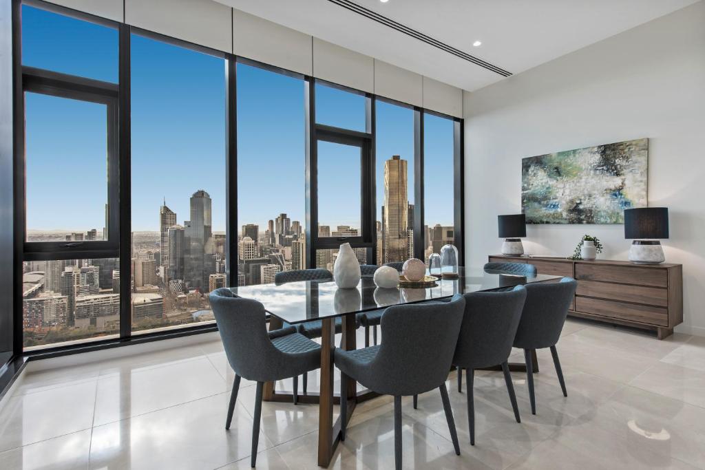 Melbourne City Apartments Panoramic Skyview Penthouse, Melbourne | 2025 ...