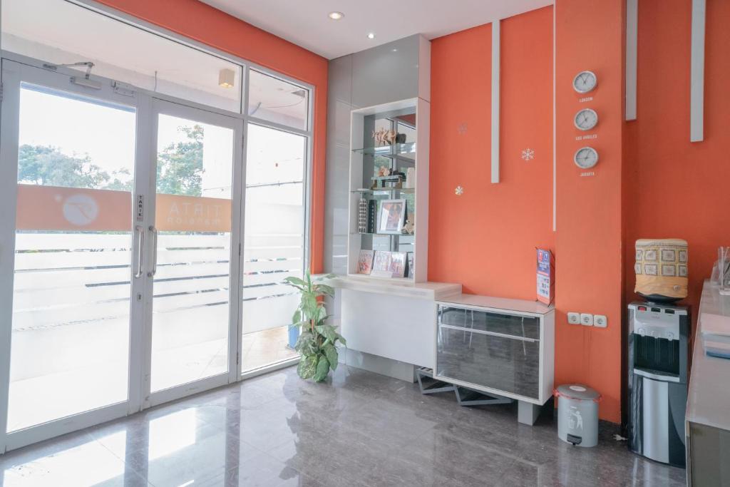 フロント・ロビー