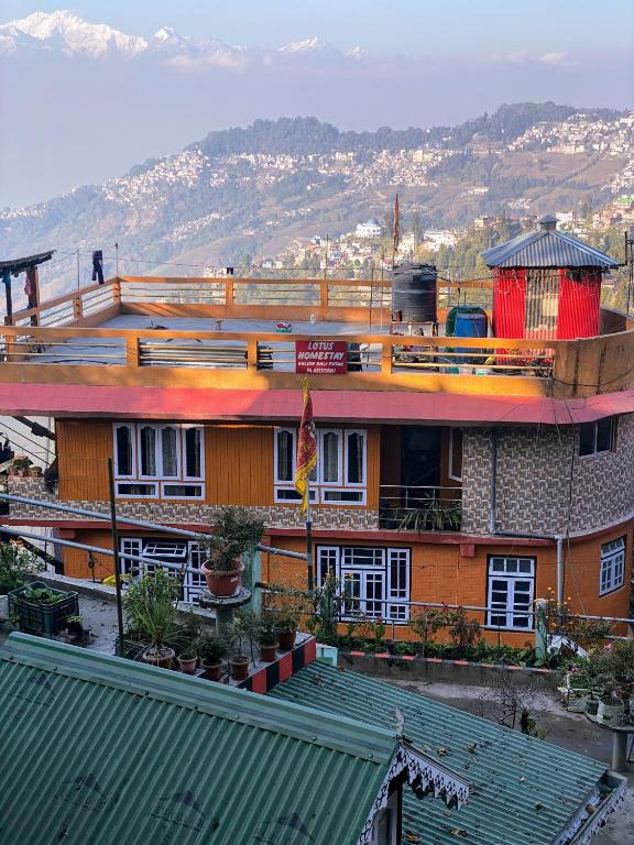Lotus Homestay — Hotel in Darjeeling