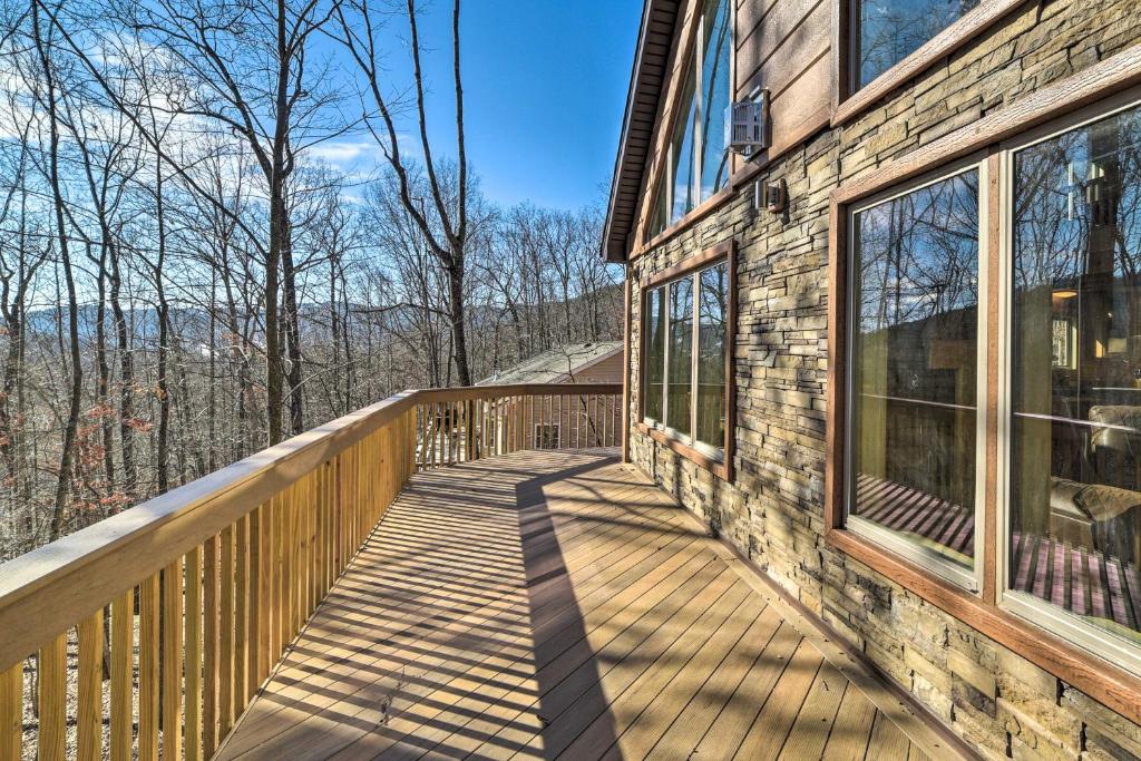 Cabin with Mtn View, 4 Mi to Massanutten Resort 전경