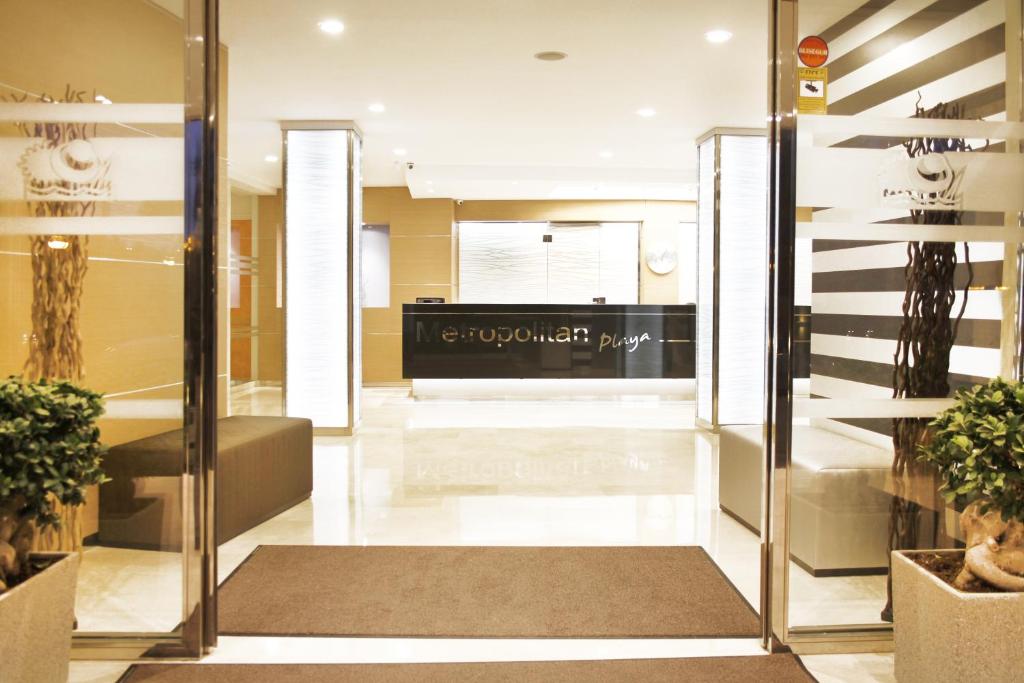 Hotel Metropolitan Playa 3 Sup — Hotel building in Playa de Palma, Balearic Islands
