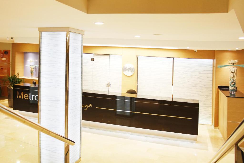 Hotel Metropolitan Playa 3 Sup — Hotel building in Playa de Palma, Balearic Islands
