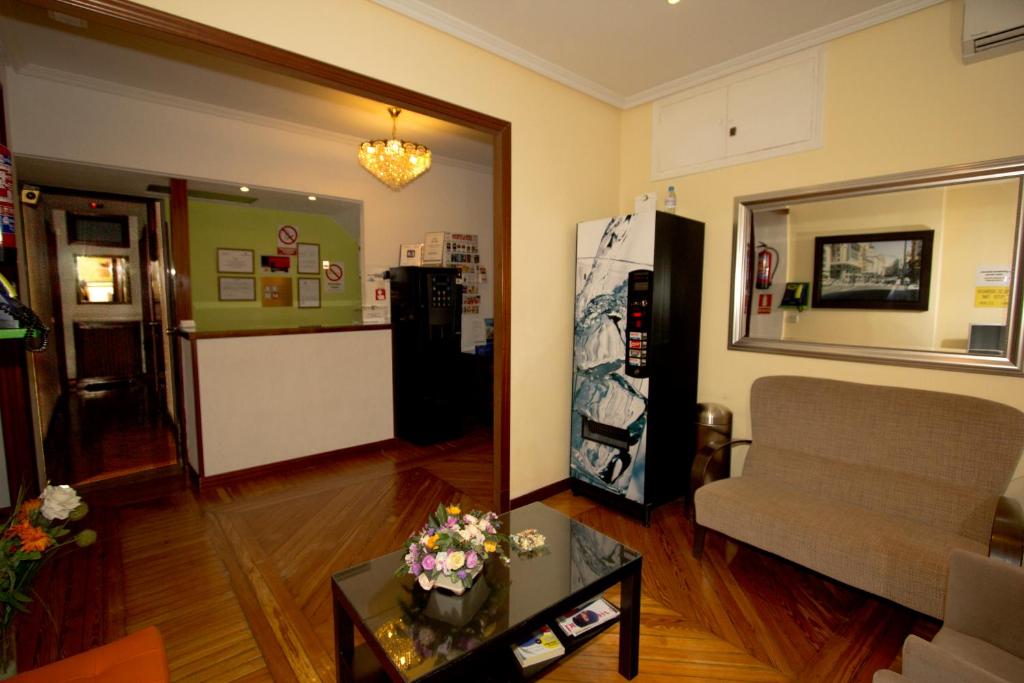 Hostal Los Alpes photo
