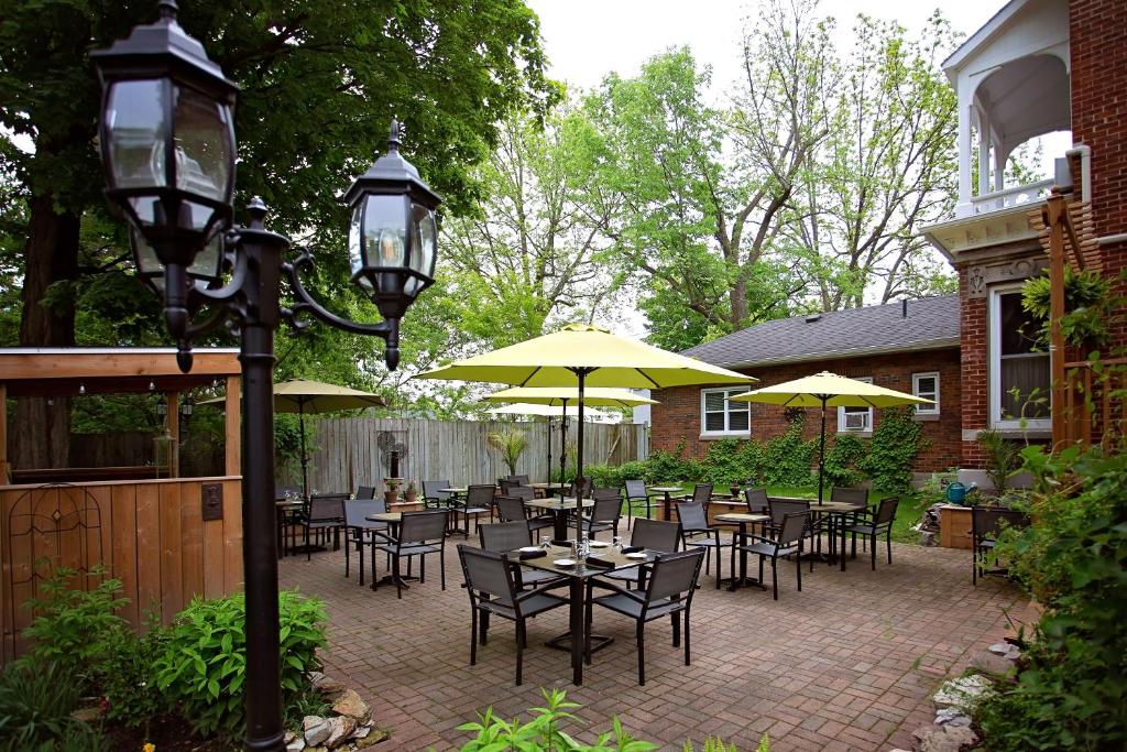 The Woodview Inn photo
