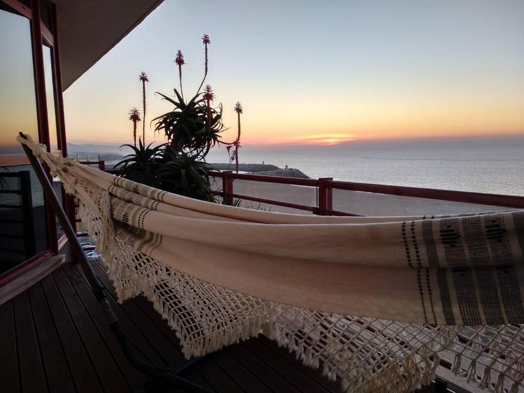 2 Bed Flat - Sleeps 4 - Parking - Wifi, Nazaré