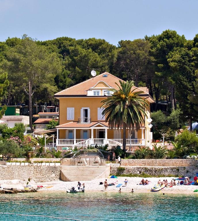 Villa Kredo — Hotel in Mali Losinj