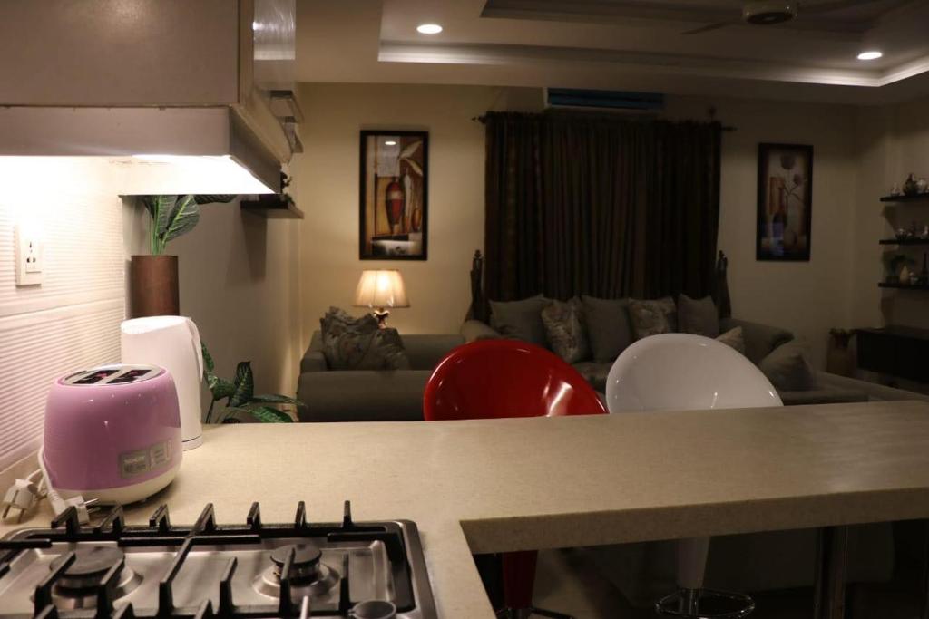 Elegant & Charming One Bed Apartment In Bahria Town photo