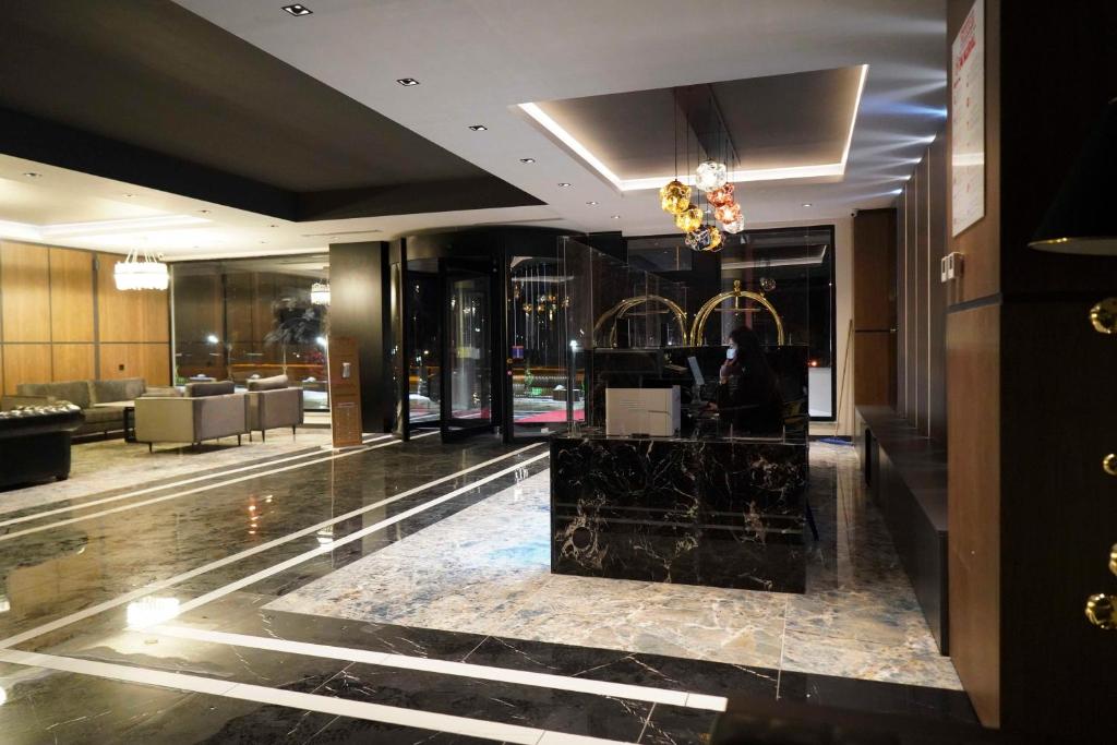 フロント・ロビー