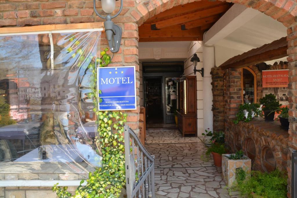 Motel Most photo