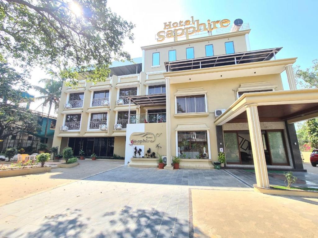 Lonavala Hotels with a Bathtub in Your Bathroom