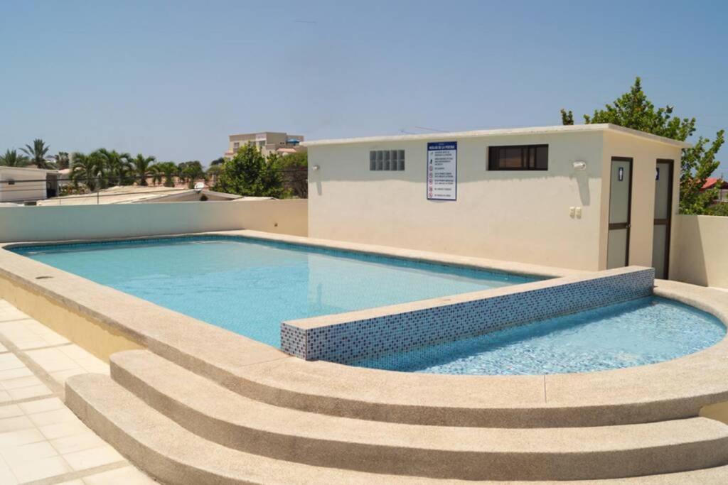 Chipipe Salinas Beachfront Apartment w Parking photo