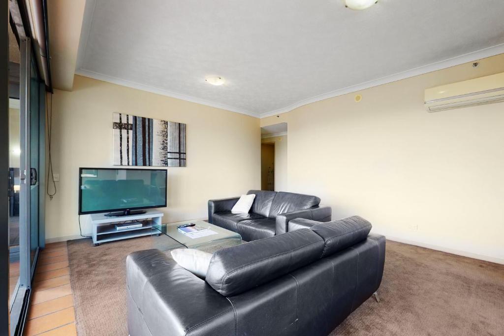 Shared lounge/TV area