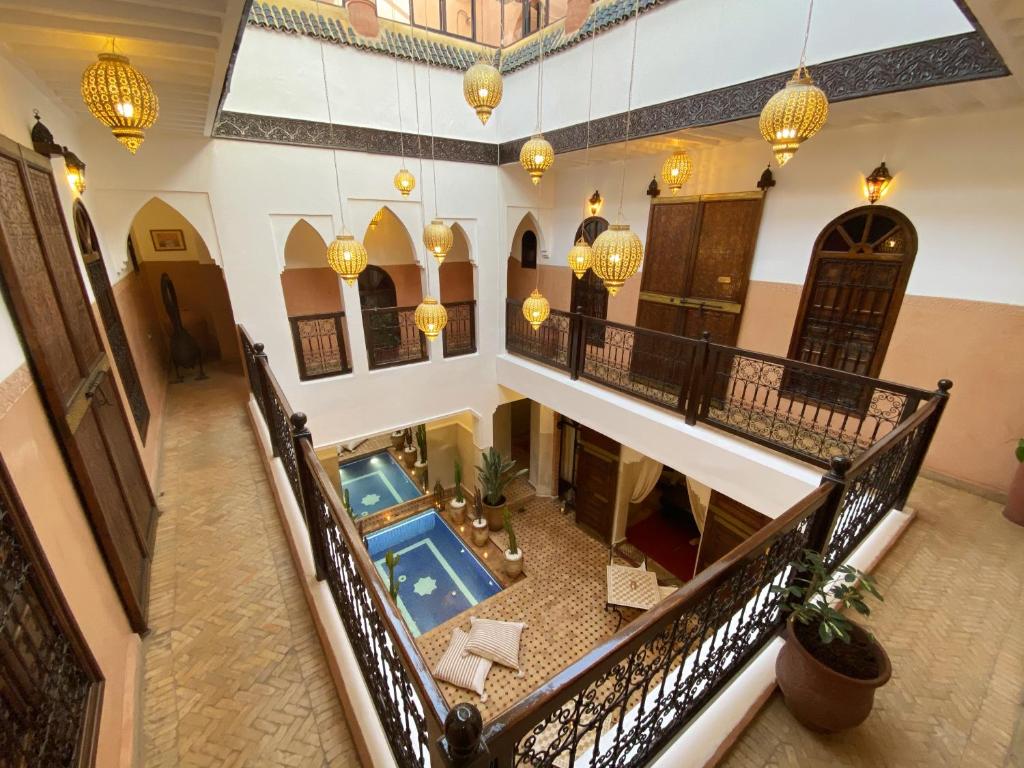Riad Laora photo