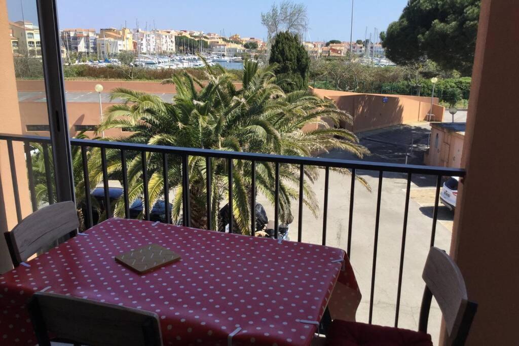 studio avec climatisation WIFI parking piscine - 3