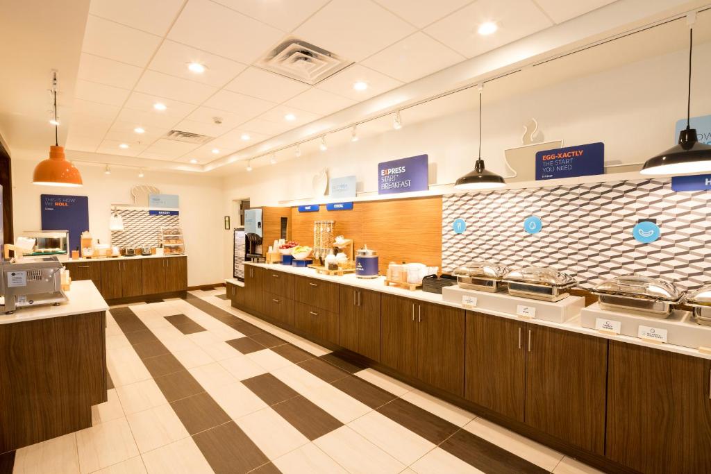 Holiday Inn Express Hotel & Suites Bay City By IHG お料理のイメージ