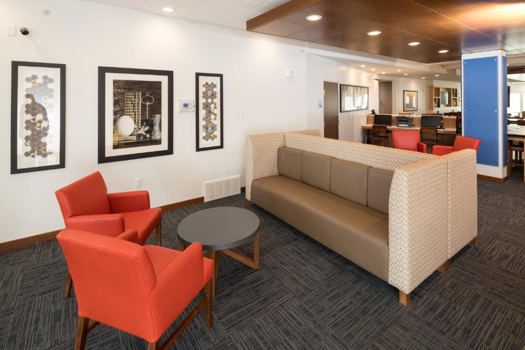 Holiday Inn Express Hotel & Suites Bay City By IHG 外観